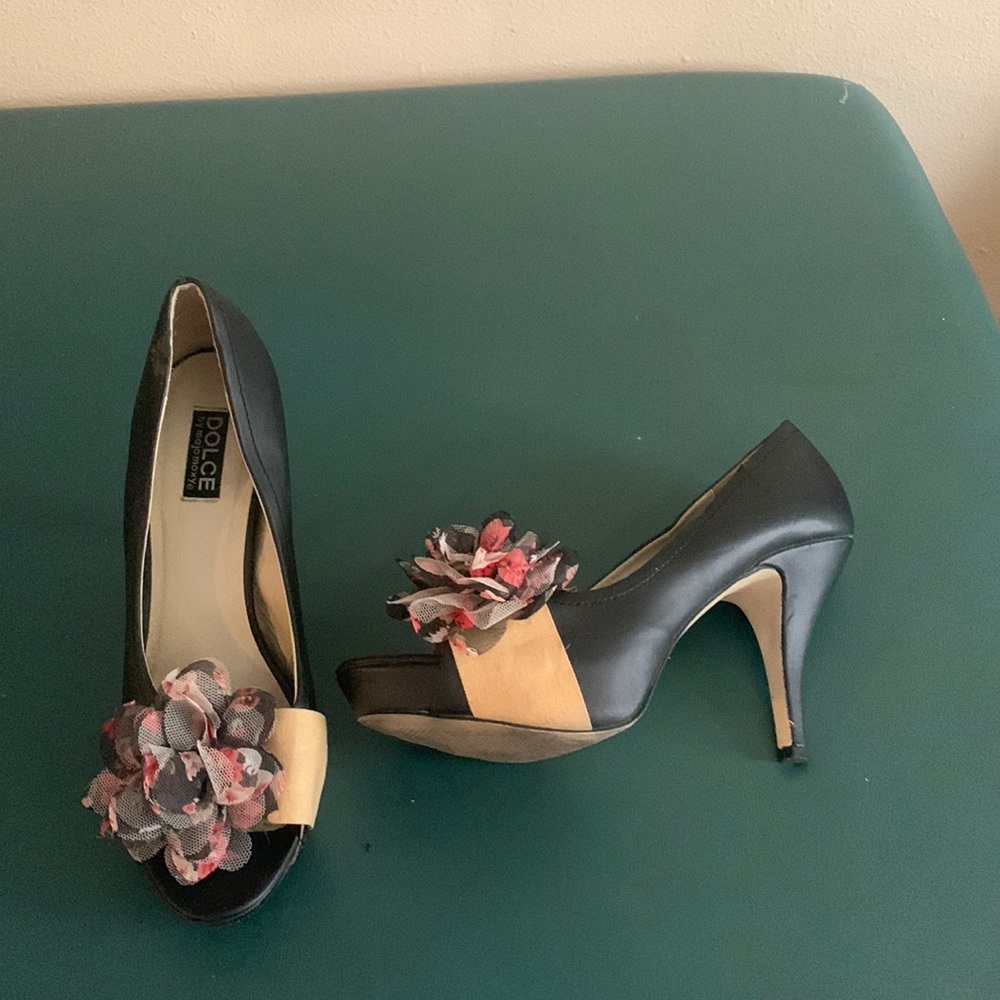 DOLCE BY MOJO MOXY PEEP TOE PLATFORM HEELS, SIZE 9